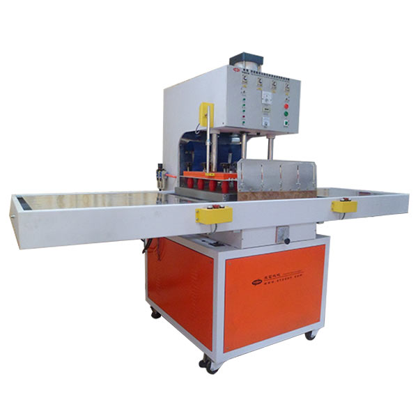 自動推臺PVC膠盒壓痕模切機(jī) 自動推臺PVC膠盒壓痕模切機(jī)