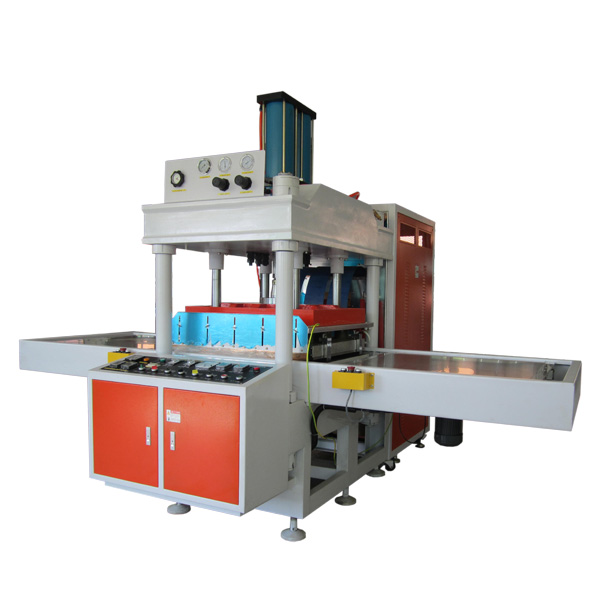 左右推臺(tái)式PET包裝盒壓痕模切機(jī) 左右推臺(tái)式PET包裝盒壓痕模切機(jī)