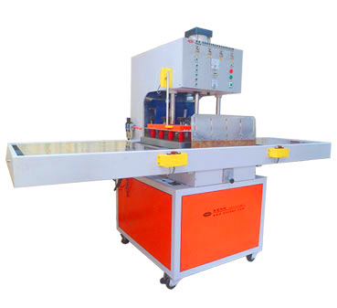 自動(dòng)推臺PVC膠盒壓痕模切機(jī) 自動(dòng)推臺PVC膠盒壓痕模切機(jī)